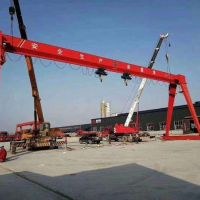 鎮(zhèn)江丹陽龍門吊起重機(jī)。半龍門吊機(jī)